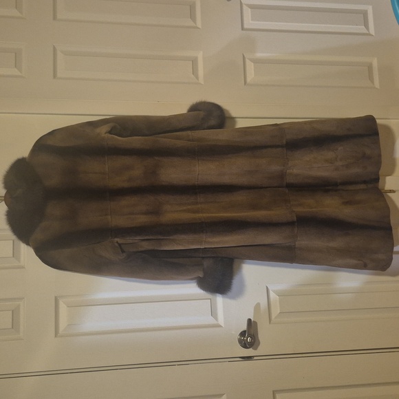 Sheared Mink with fox collar Fur Coat - Picture 5 of 6